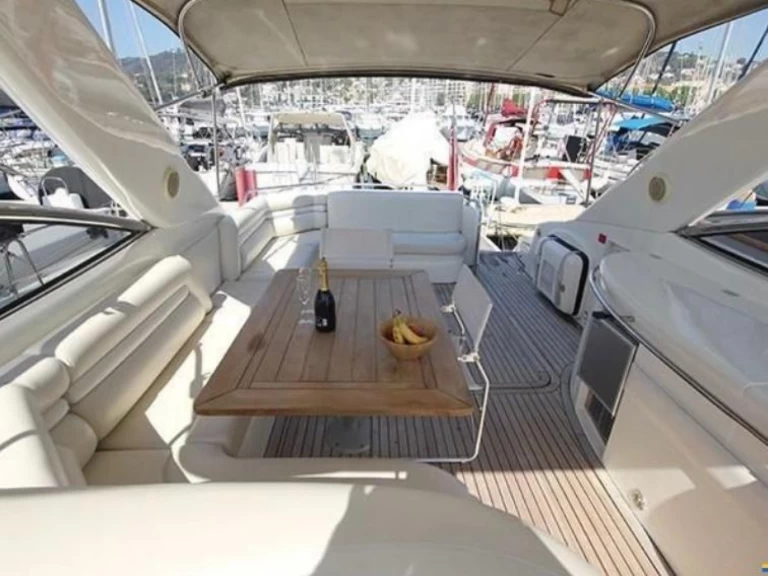 Yacht charter Golfe-Juan cheap Predator 56
