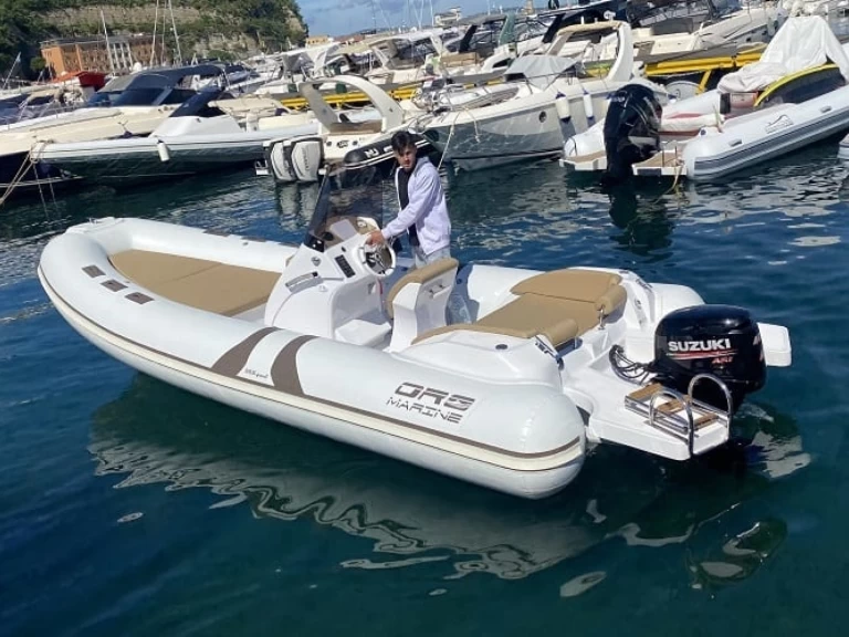 Boat rental Oromarine Oromarine S-65 in Fornells on Samboat