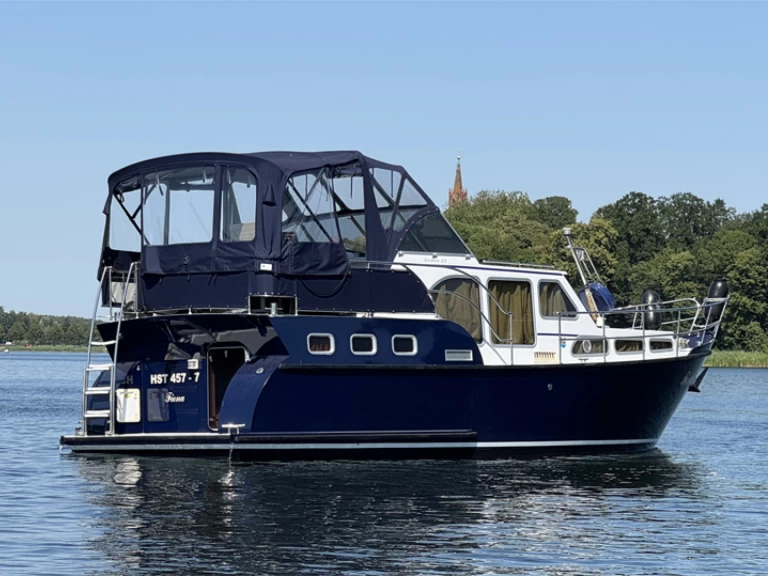 FB-Yachtcharter Pedro Skiron 35 charter bareboat or captained in  Malchow