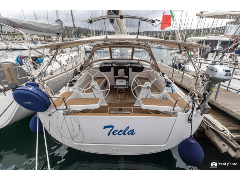 Sailboat for rent Cannigione at the best price