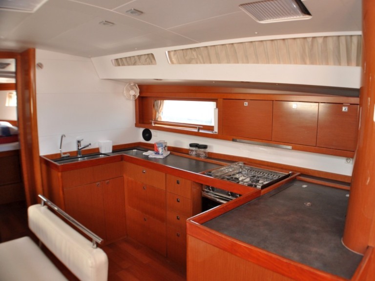 Bénéteau Oceanis 48 in Punat on SamBoat