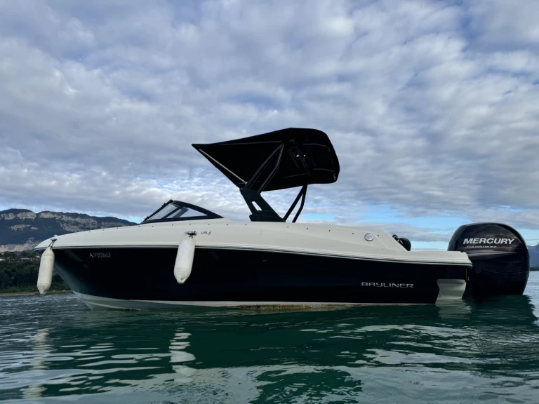 Rent a Bayliner VR4 Grand Port d'Aix-les-Bains