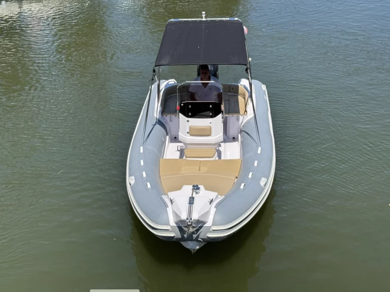 Predator 650 charter bareboat or captained in  Mandelieu-la-Napoule