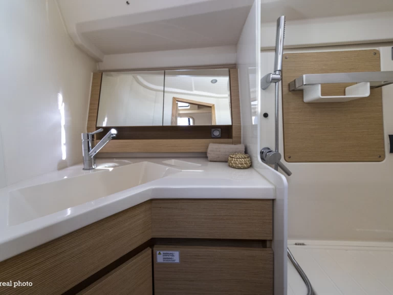 Sailboat for rent Cannigione at the best price