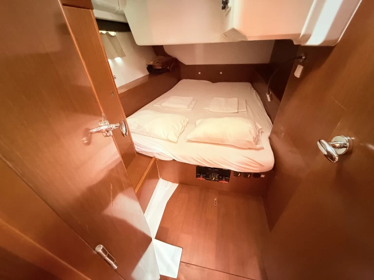 Bénéteau Oceanis 45 charter bareboat or captained in  Sukošan