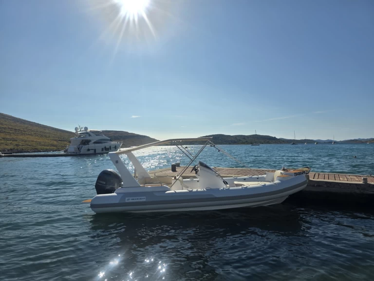 SeaScent 700 in Lukoran on SamBoat