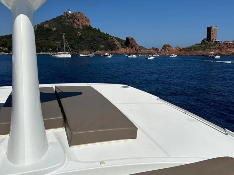 Yacht charter Cannes cheap Lagoon 40