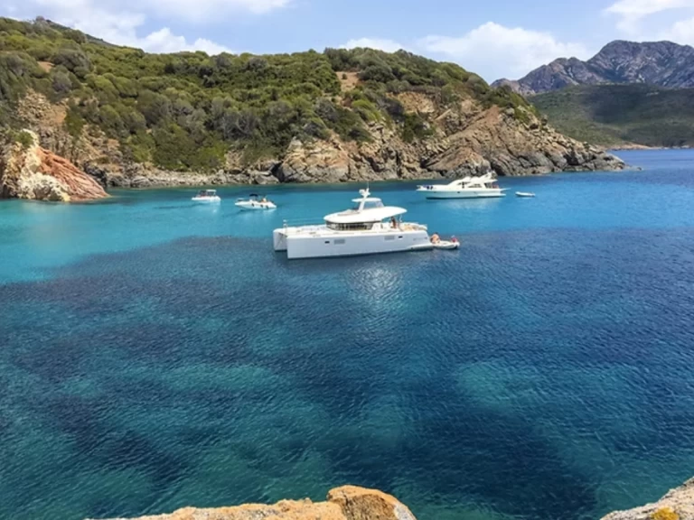 Catamaran rental in Cannes - Lagoon Lagoon 40