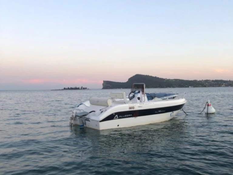 Rent a Allegra Boats All 19 Open Lesa