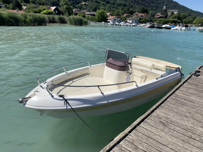 Boat rental Beluga 490 in Annecy on Samboat
