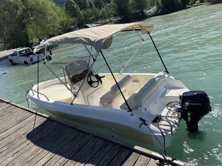 Bareboat Rental Motorboat Beluga with a boat licence