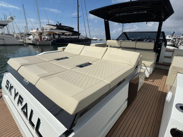 Rent a De Antonio D34 Cannes