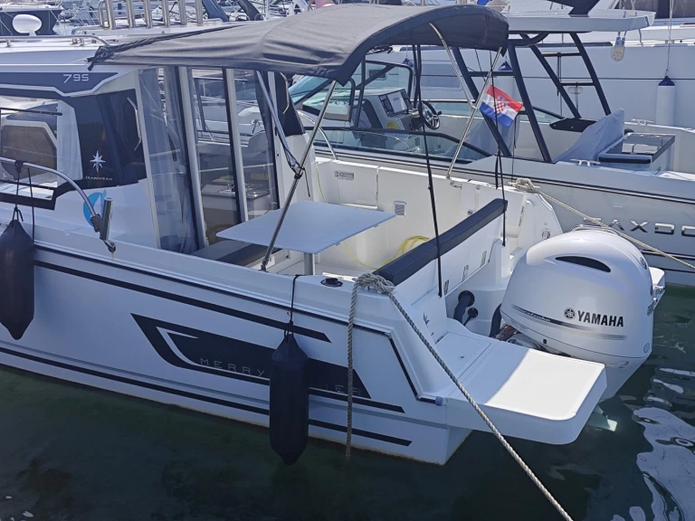 Motorboat rental with or without captain Jeanneau Punat