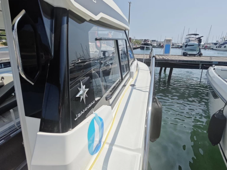Motorboat for rent Punat at the best price