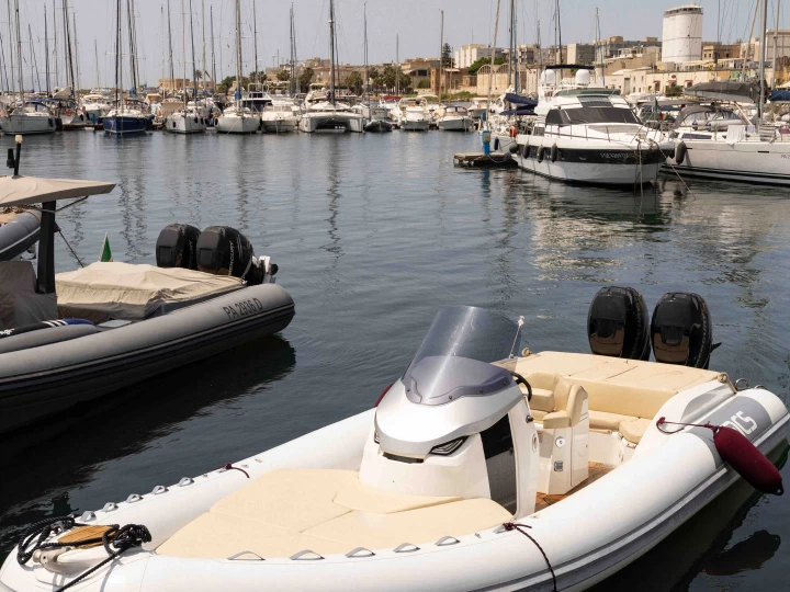 Yacht charter Marsala cheap Strider 9