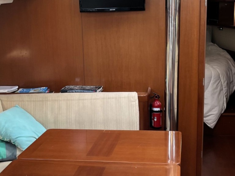 Bareboat Rental Sailboat Bénéteau with a boat licence