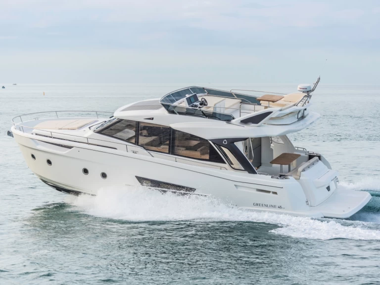 Luxury Yacht rental with or without captain Greenline Setúbal