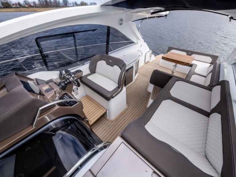 Rent a Galeon Galeon 405 HTL Antibes