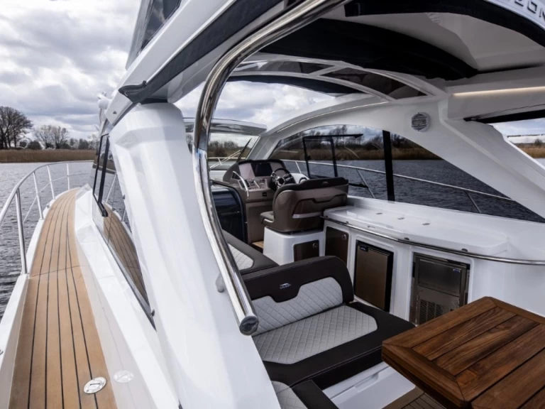 Yacht charter Antibes cheap Galeon 405 HTL