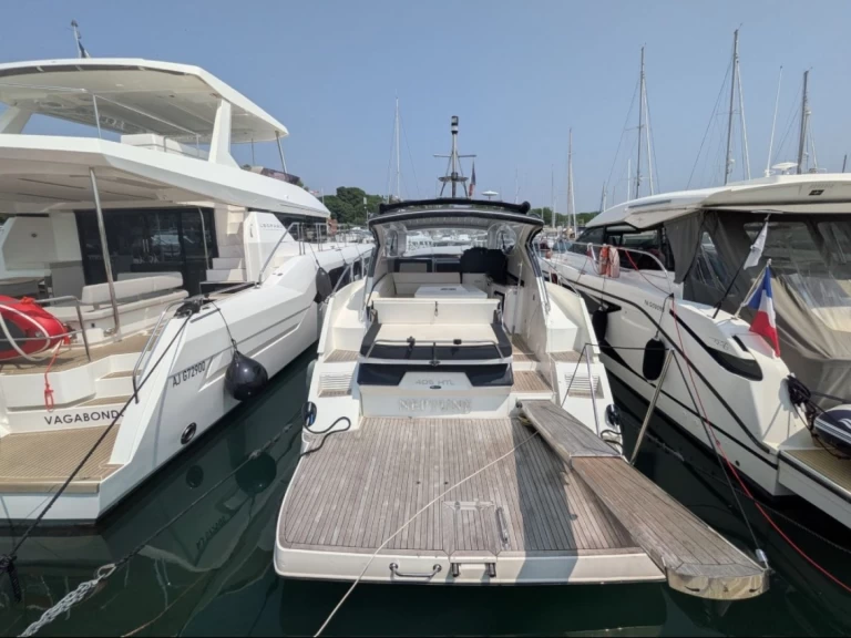 Motorboat rental in Antibes - Galeon Galeon 405 HTL