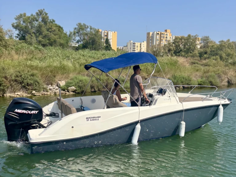Yacht charter Carnon-Plage cheap Activ 675 Sundeck