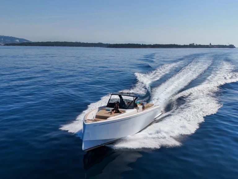 Pardo Yachts Pardo 50 in Cannes on SamBoat