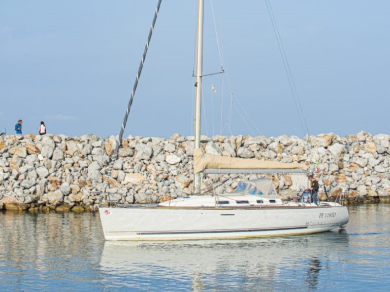 Boat rental Bénéteau First 40.7 in San Vincenzo on Samboat