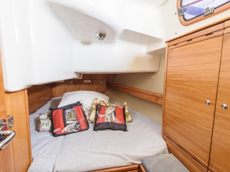 Bavaria Cruiser 37 in San Vincenzo on SamBoat