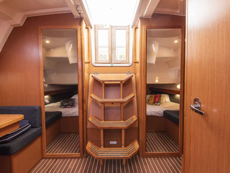 Sailboat rental in San Vincenzo - Bavaria Cruiser 41