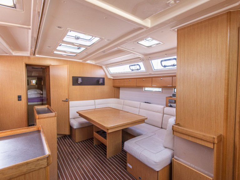 Rent a Bavaria Cruiser 46 San Vincenzo