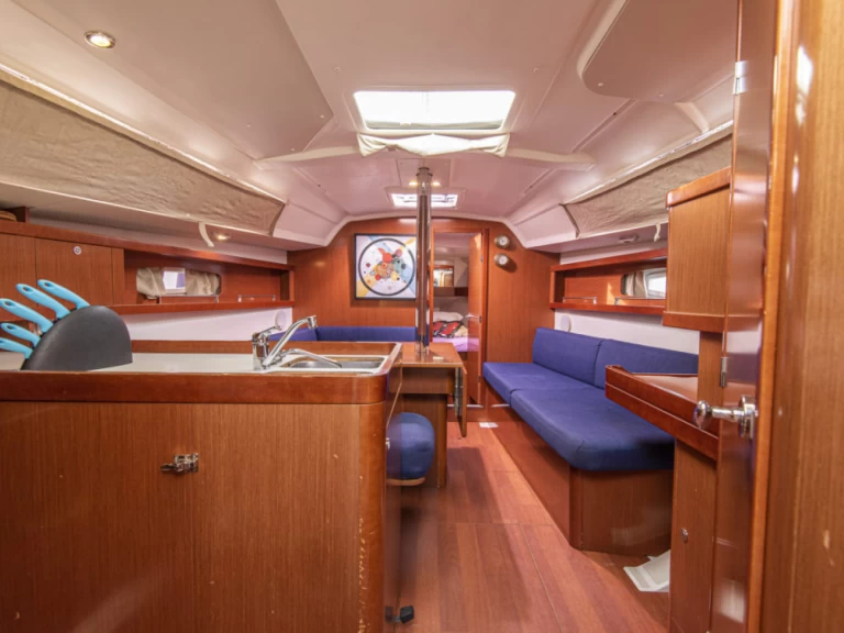 Bareboat Rental Sailboat Bénéteau with a boat licence