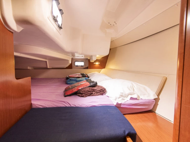 Bénéteau Oceanis 34 charter bareboat or captained in  San Vincenzo