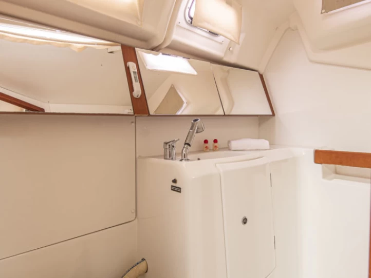 Bénéteau Oceanis 34 in San Vincenzo on SamBoat