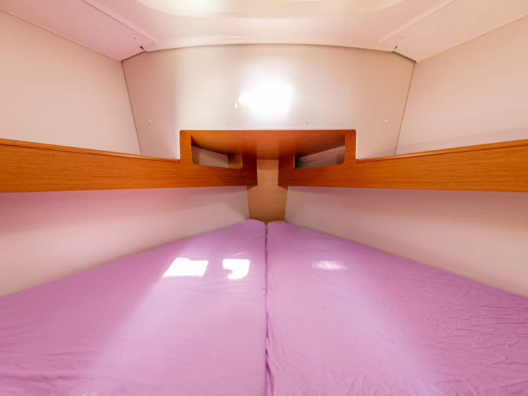 Sailboat rental in San Vincenzo - Jeanneau Sun Odyssey 33i