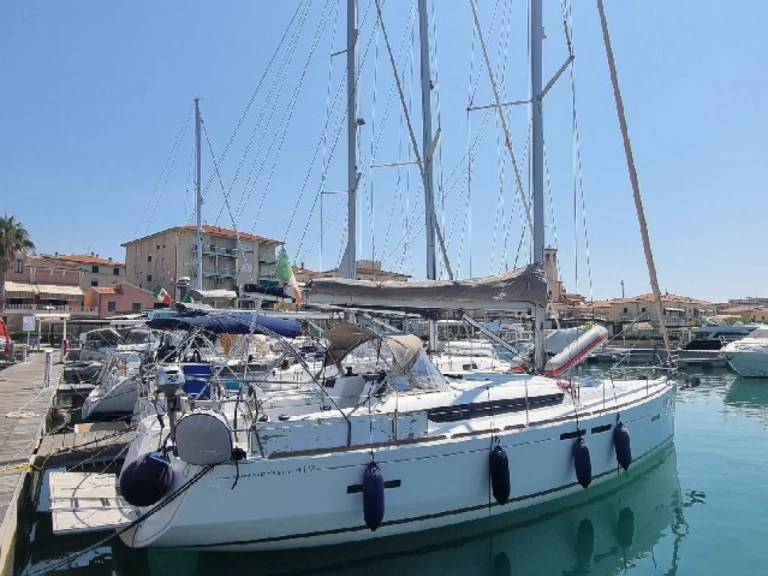 Bareboat Rental Sailboat Jeanneau with a boat licence