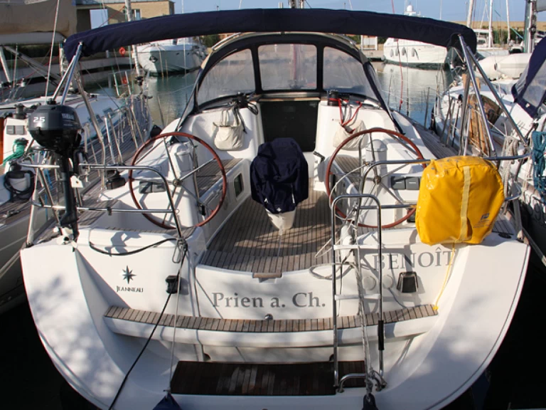 Yacht charter San Vincenzo cheap Sun Odyssey 42i