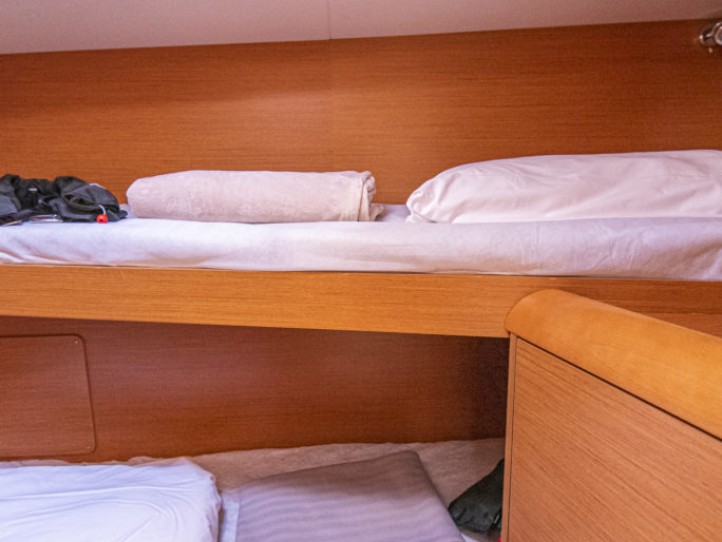 Jeanneau Sun Odyssey 439 in San Vincenzo on SamBoat