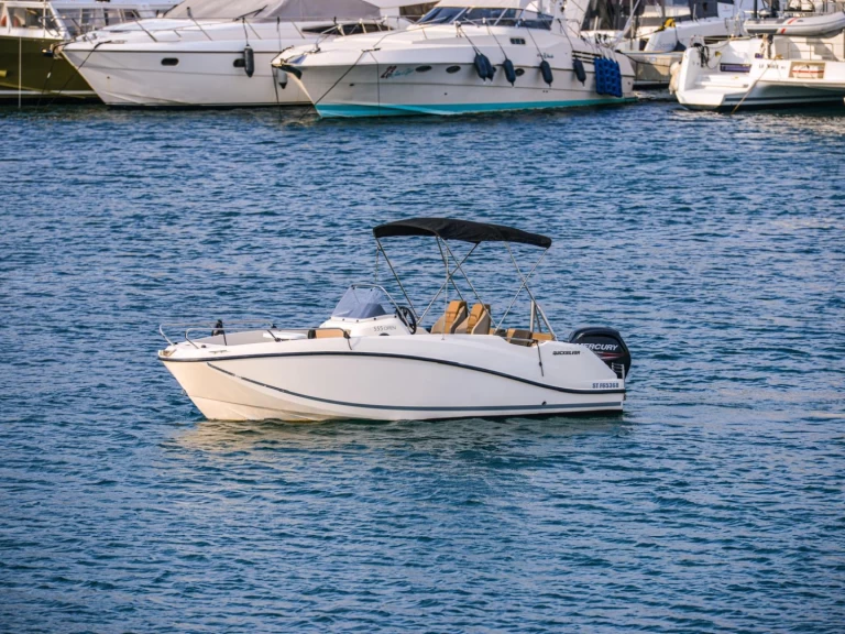 Rent a Quicksilver Activ 555 Open Marseille