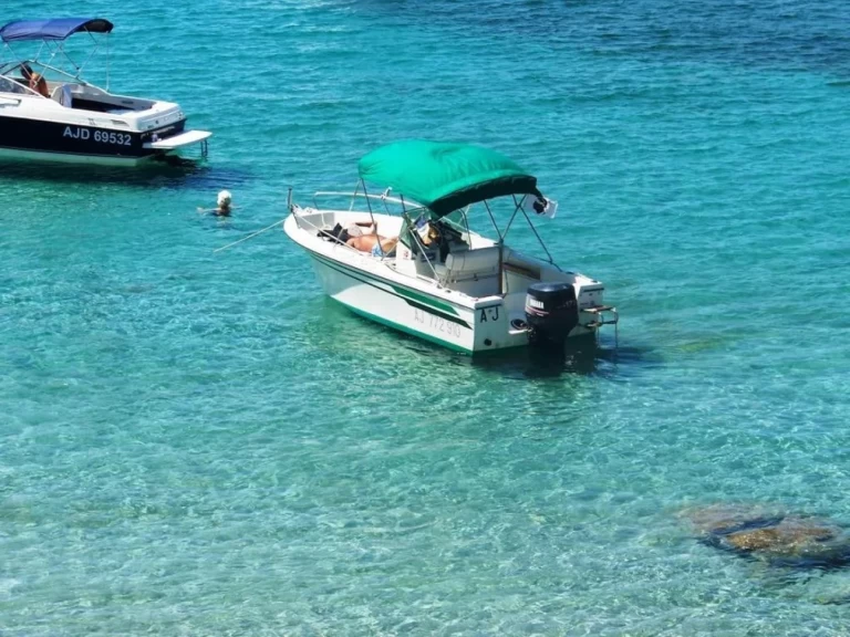 Yacht charter Marseille cheap Fisherman 16