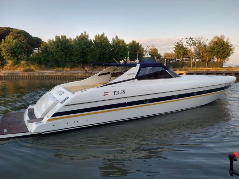 Bareboat Rental Motorboat  with a boat licence