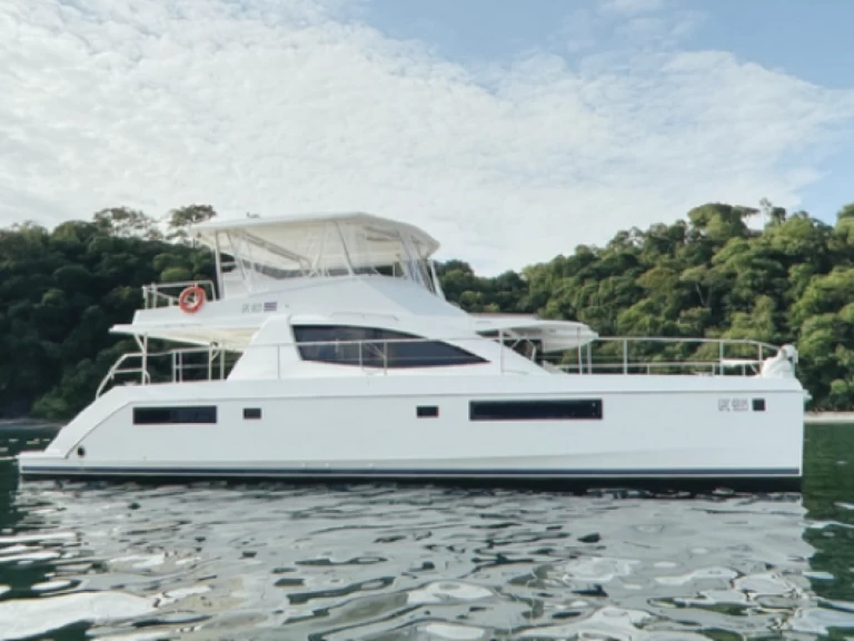 Bareboat Rental Motorboat Leopard with a boat licence