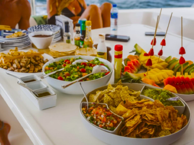 Motorboat for rent Playa Flamingo at the best price