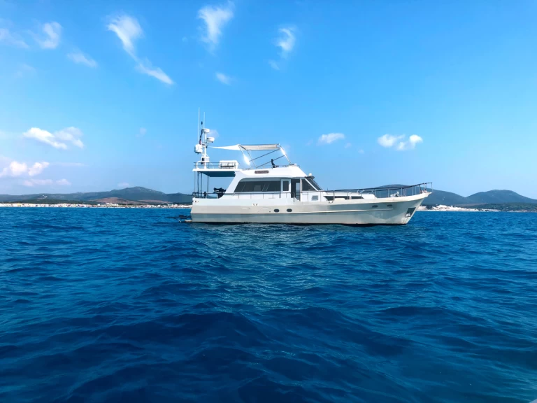 Bareboat Rental Luxury Yacht  with a boat licence