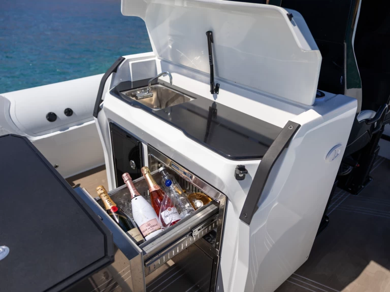  Olympic 40SR in Heraklion on SamBoat