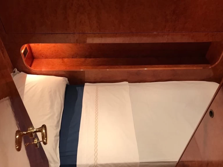 Luxury Yacht rental with or without captain Cantieri Olbia