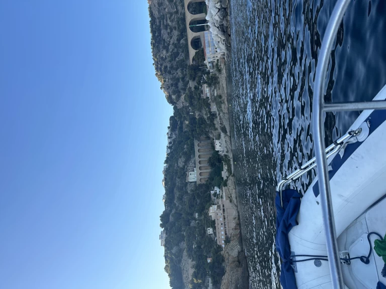 RIB for rent L'Estaque at the best price