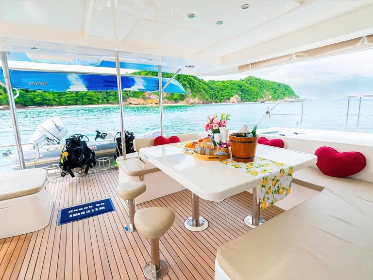 Boat rental Leopard Leopard 51 Powercat in Ao Chalong on Samboat