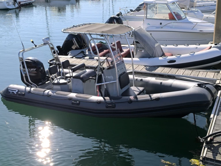 Boat rental 3D Tender 3D TENDER 580 in Trébeurden on Samboat