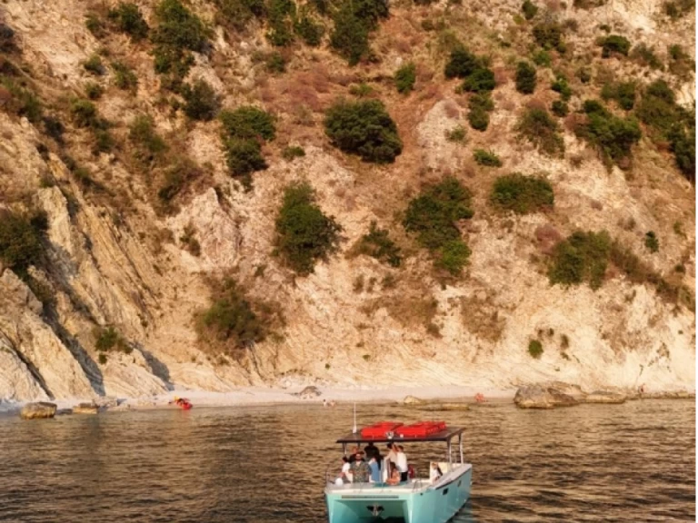 Rent a Aliboats DI BERNARDINI ALESSANDRO Himarë