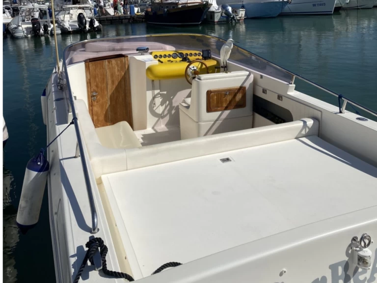 Molinari AIRON MARINE  charter bareboat or captained in  Talamone